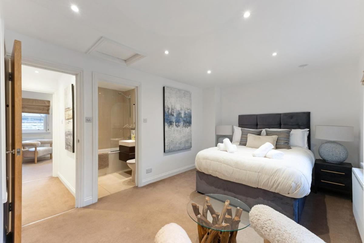 The Riverbank Hideaway Londres